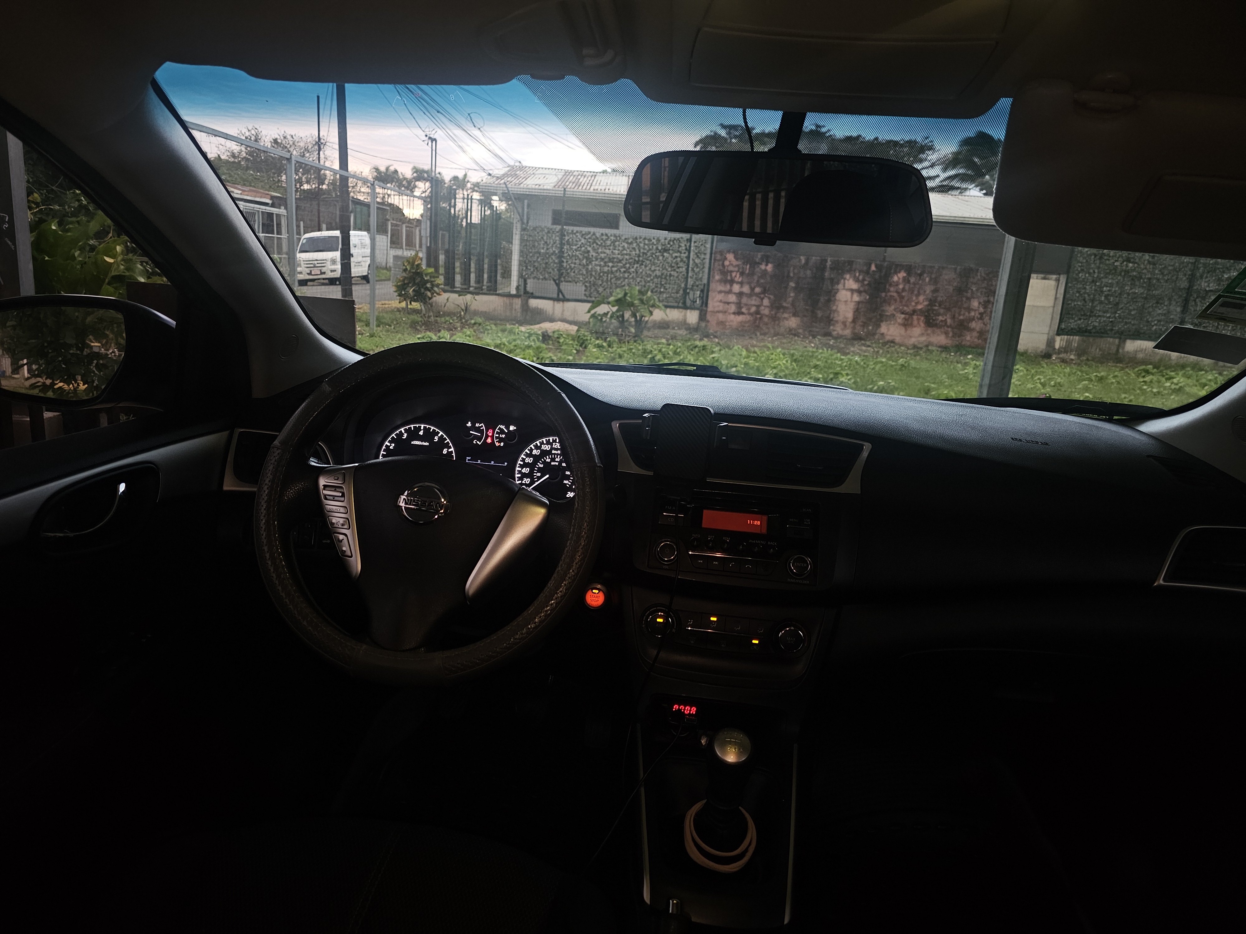 2018 Nissan Sentra vista 5