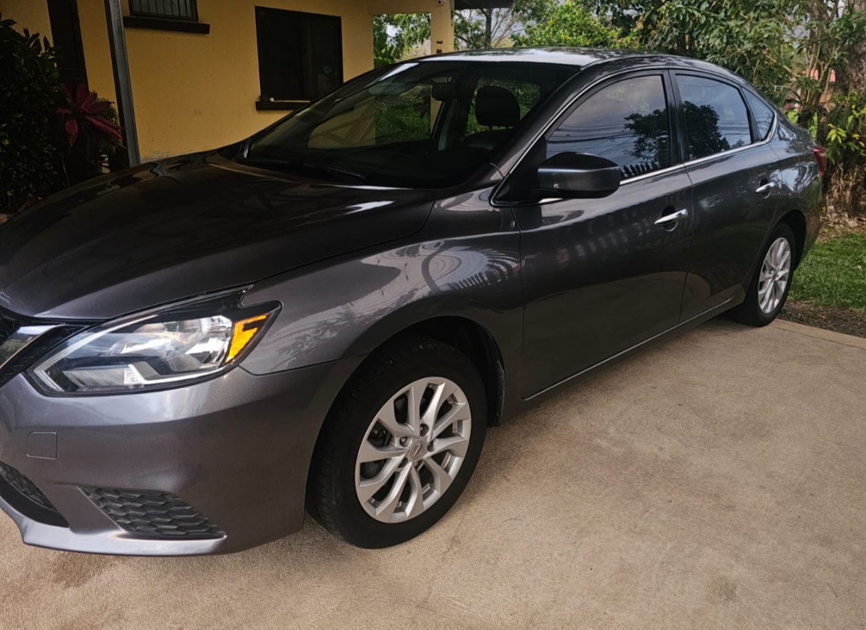 2018 Nissan Sentra vista 2