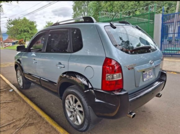 2009 Hyundai Tucson Limited vista 3