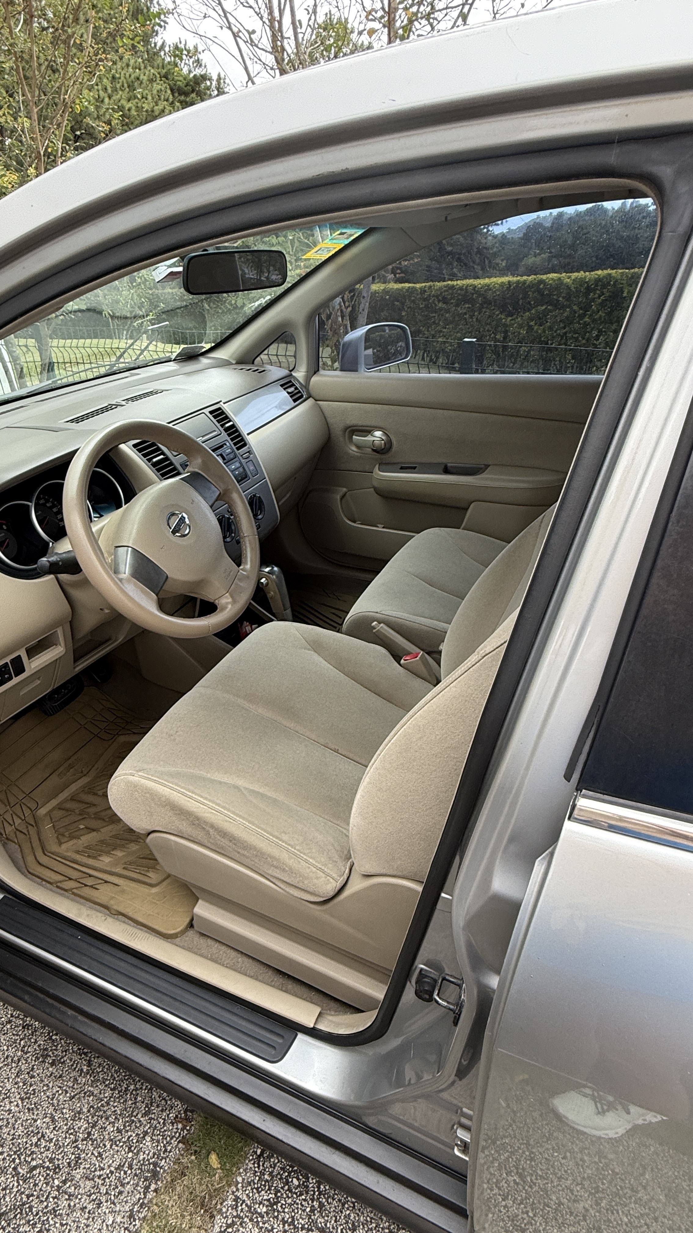 2008 Nissan Titan vista 3