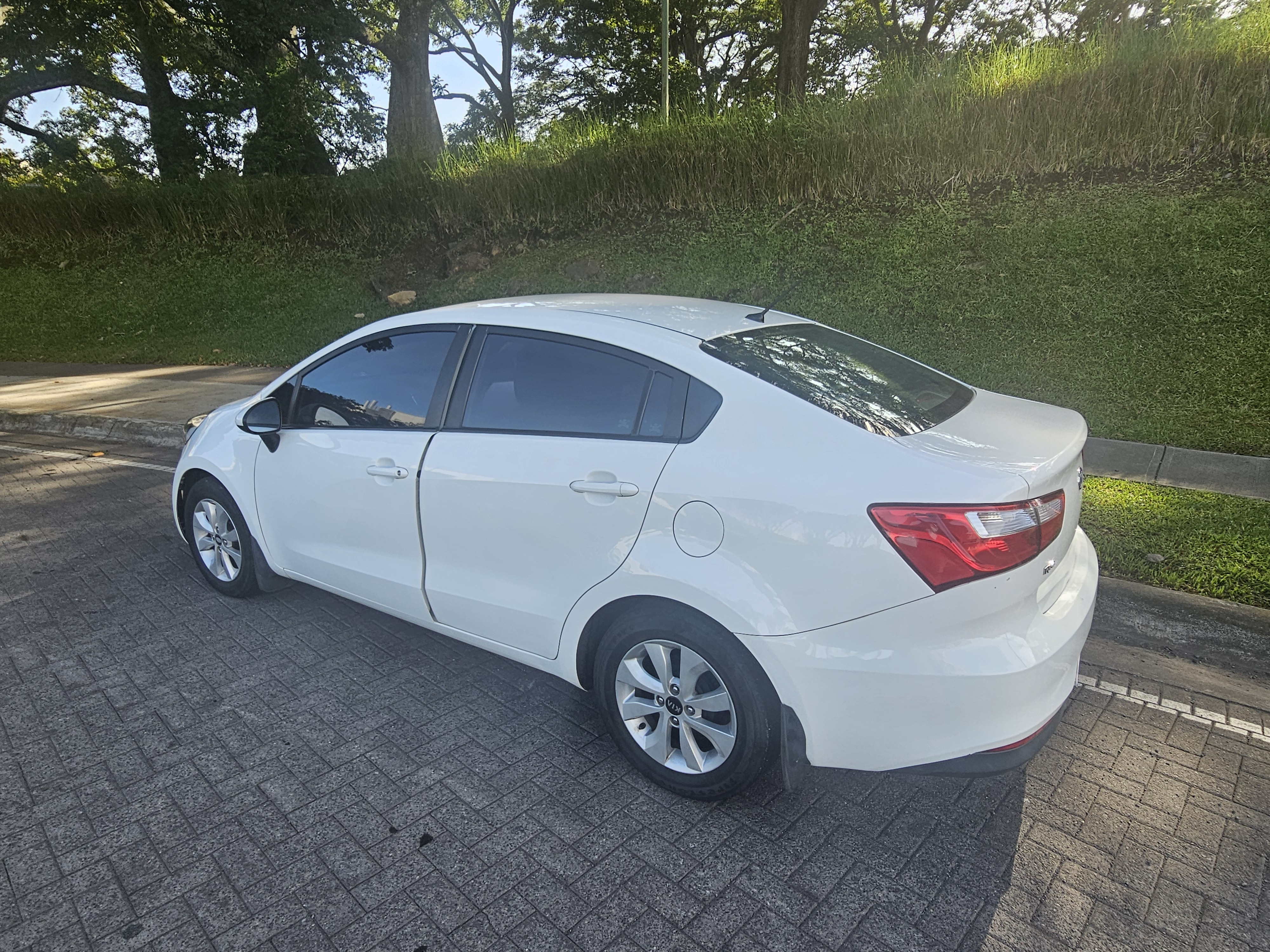 2017 Kia Rio vista 6