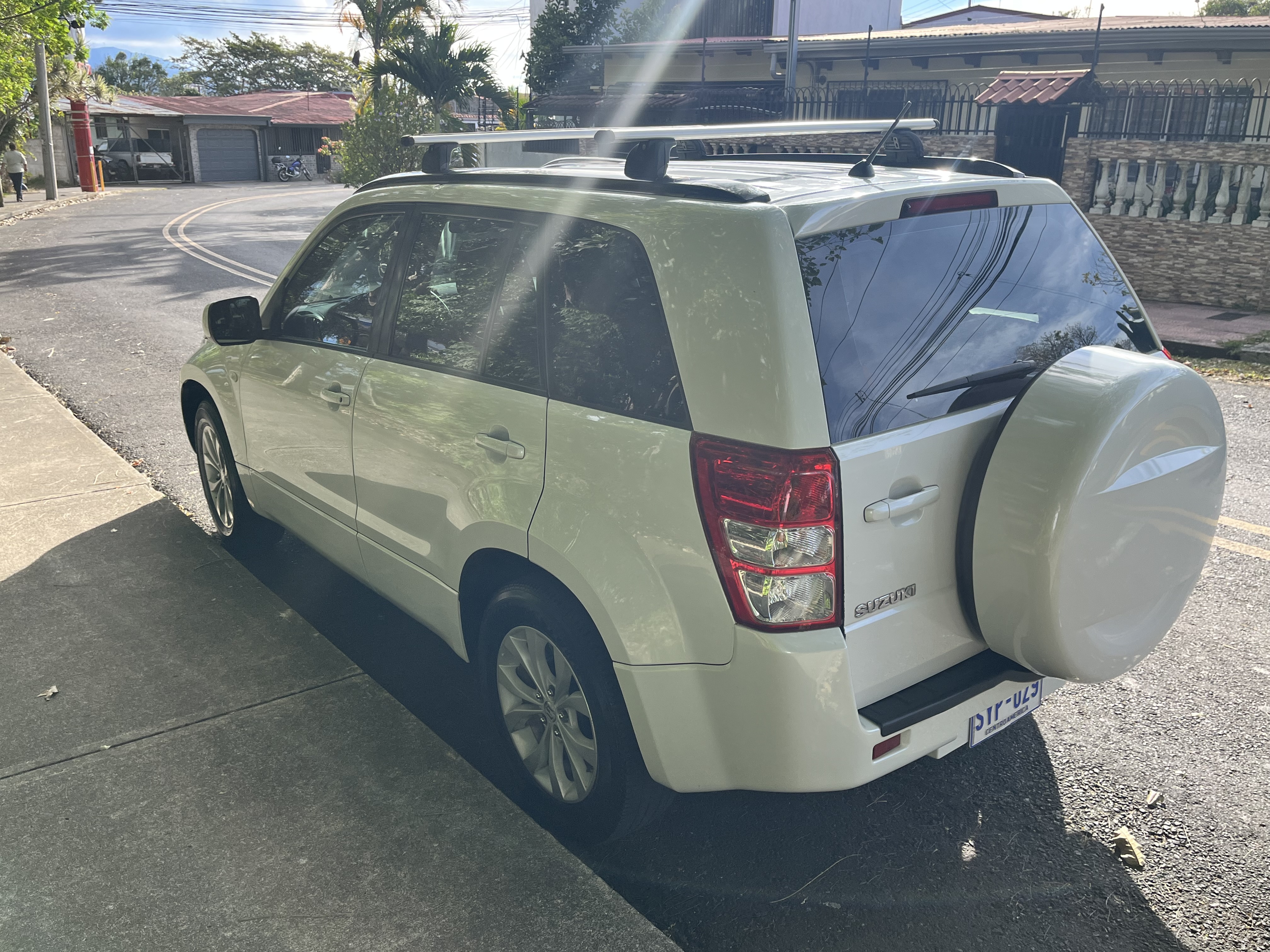2014 Suzuki Vitara vista 3