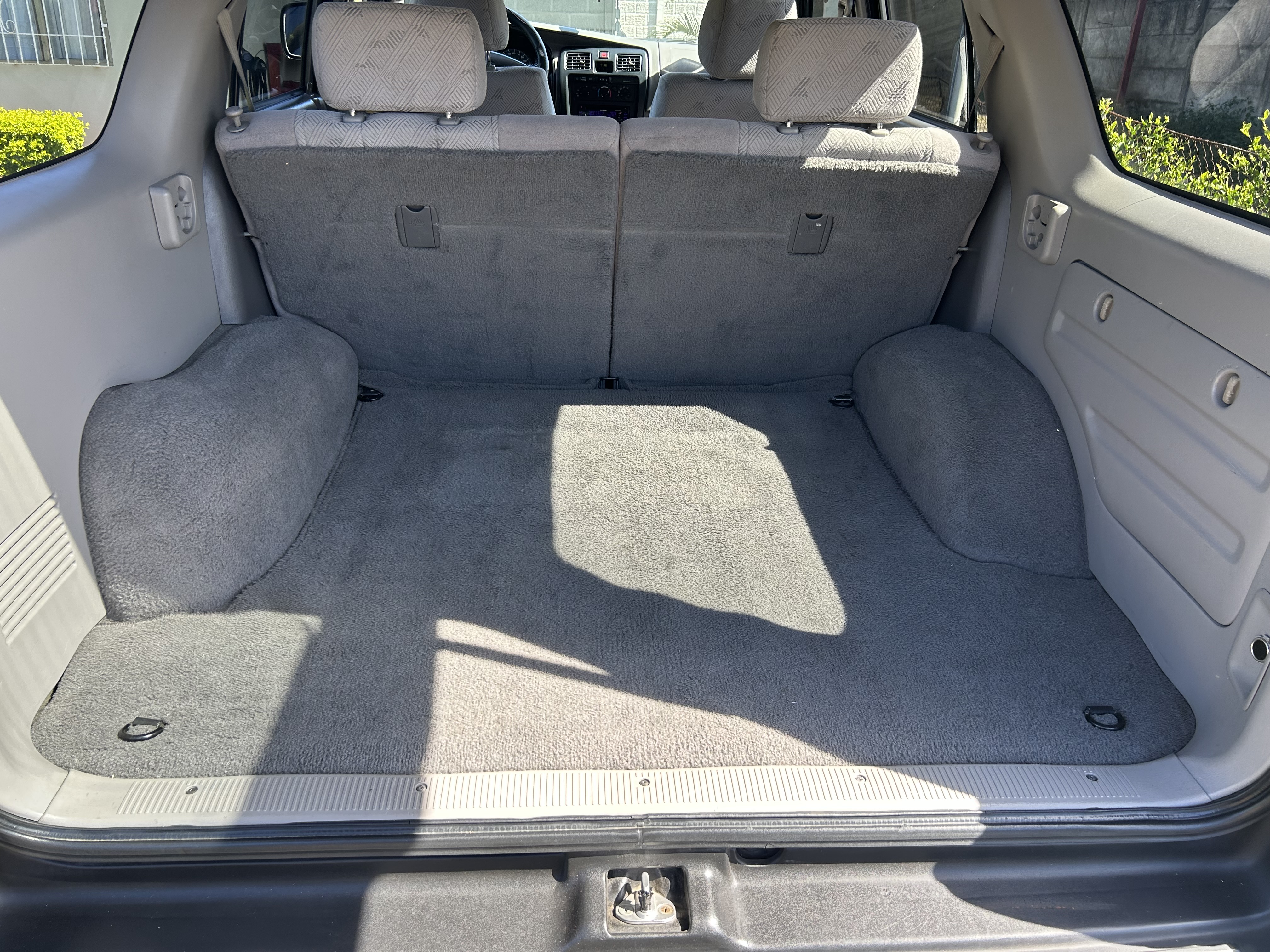 2002 Toyota 4Runner vista 5