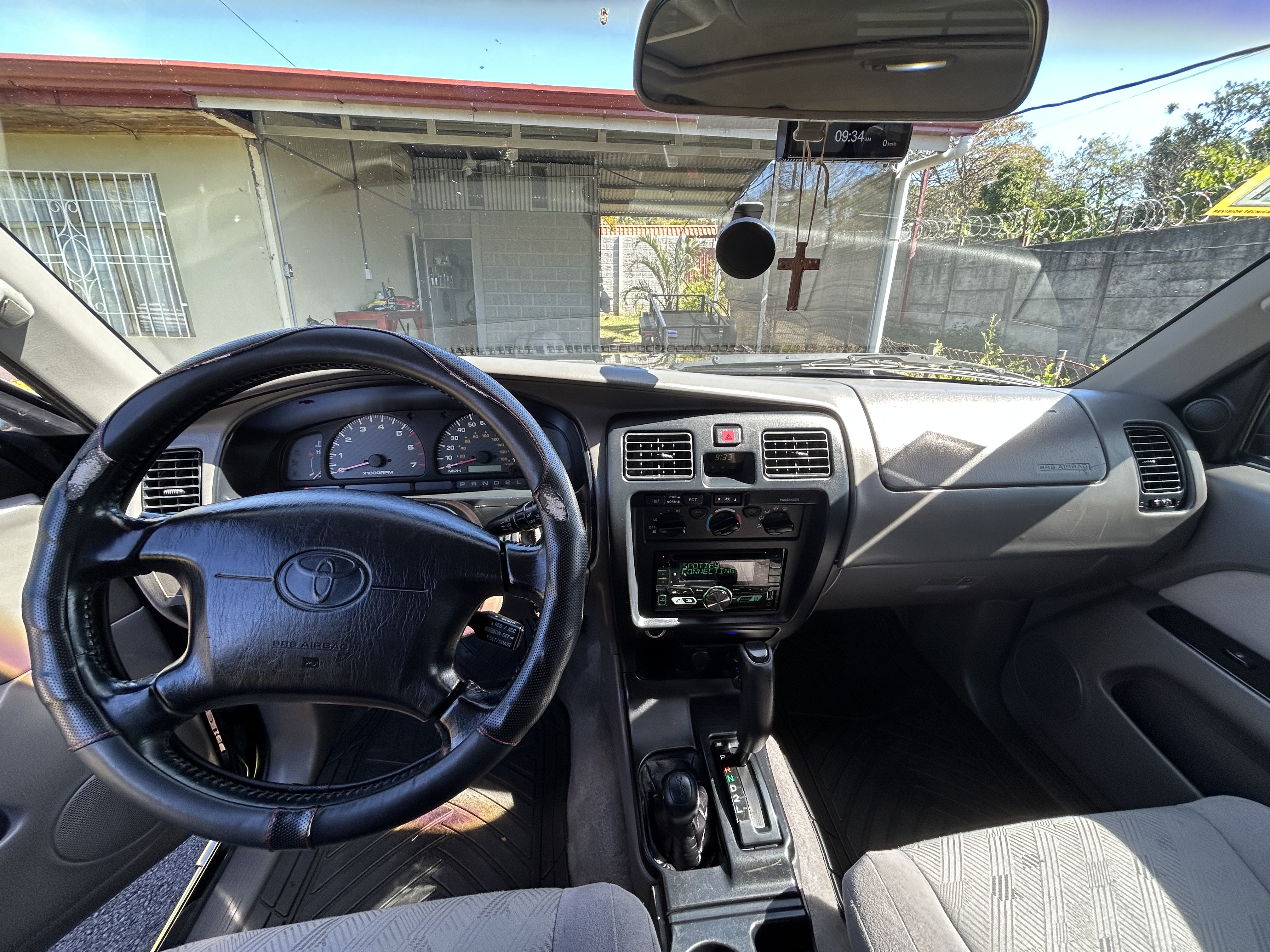 2002 Toyota 4Runner vista 3